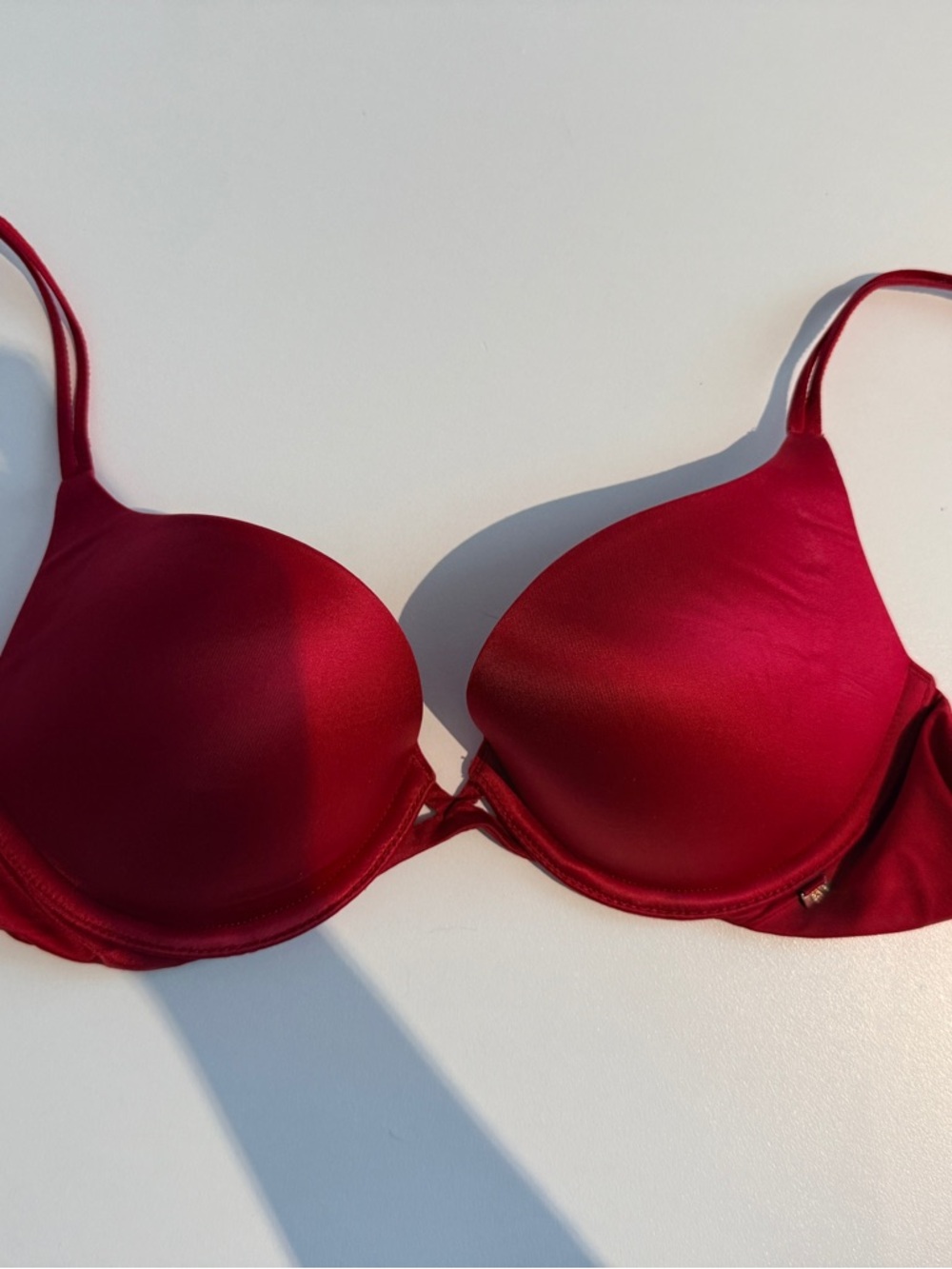 Victoria's Secret Very Sexy bra in Red 32B